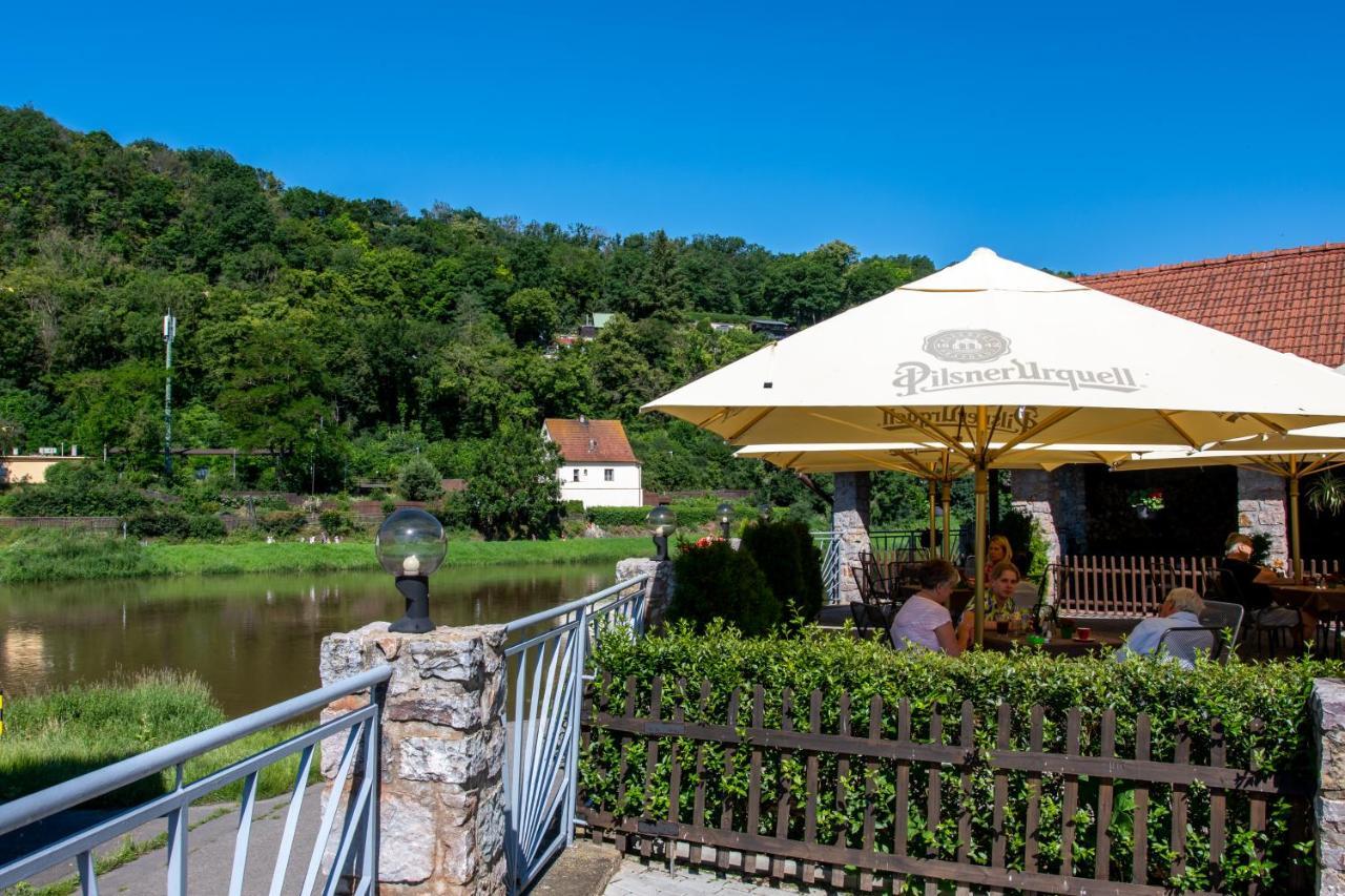 Srbsko Hotel U Berounky מראה חיצוני תמונה