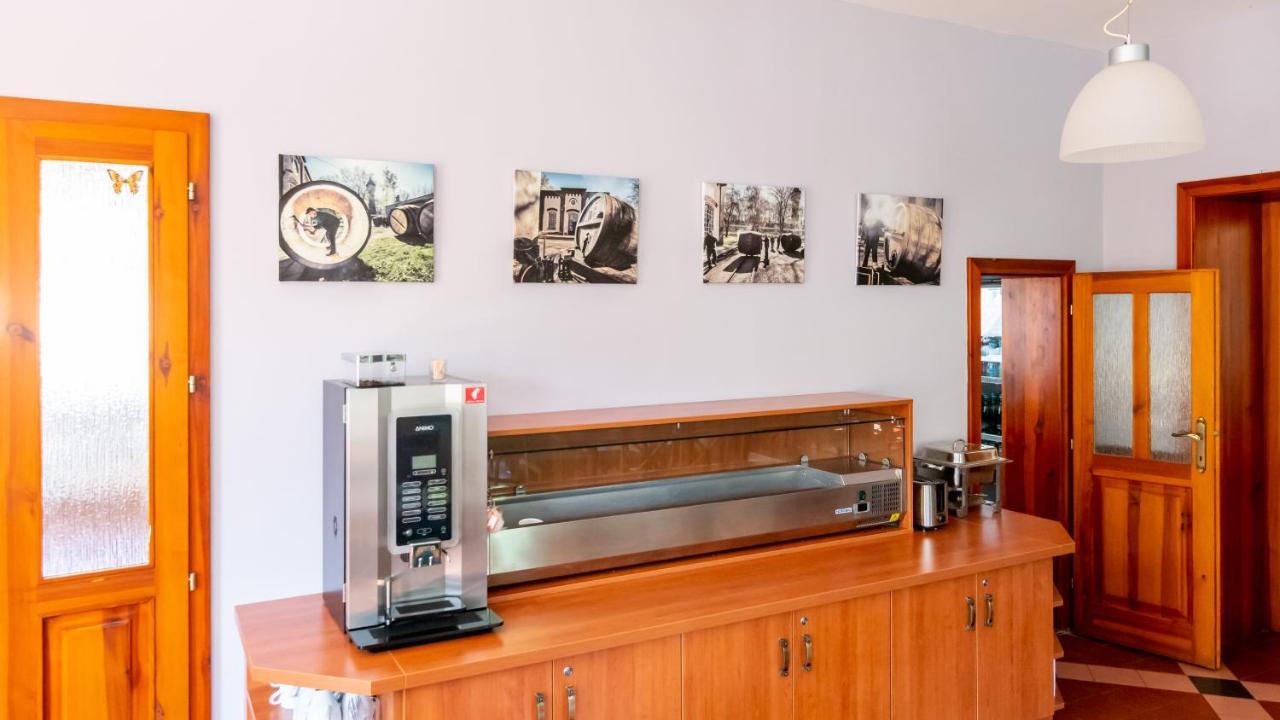 Srbsko Hotel U Berounky מראה חיצוני תמונה