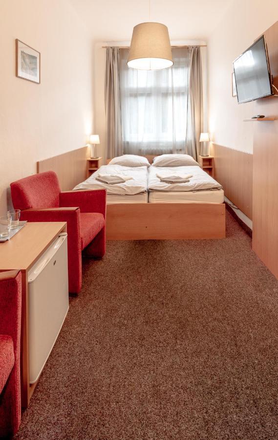 Srbsko Hotel U Berounky מראה חיצוני תמונה