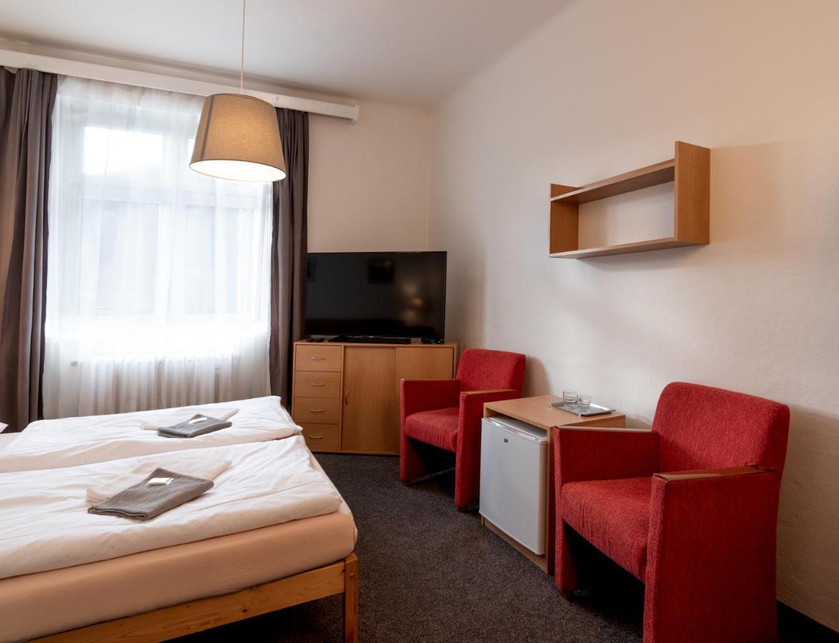 Srbsko Hotel U Berounky מראה חיצוני תמונה