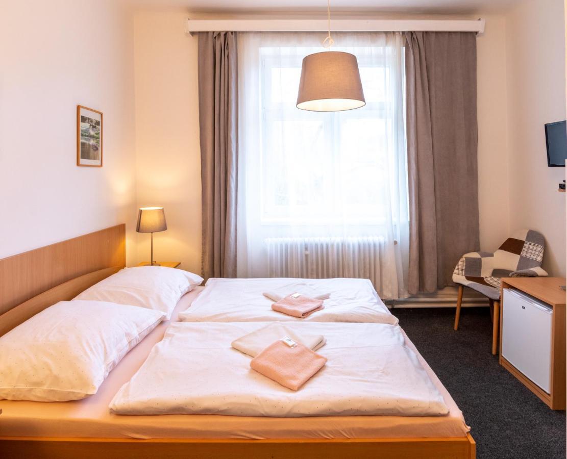 Srbsko Hotel U Berounky מראה חיצוני תמונה